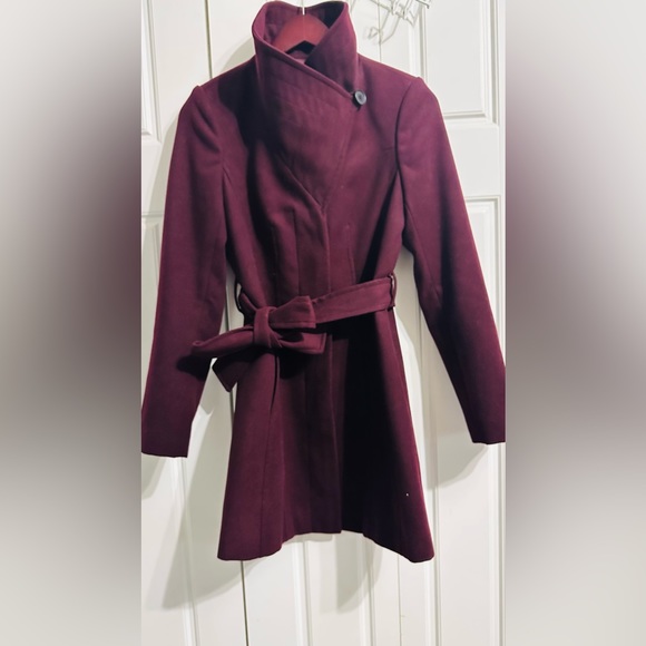 Coat - Picture 4 of 9